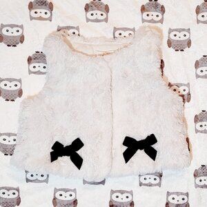 ❄️ 12-18m | "Floral Swirl" Faux Fur Vest